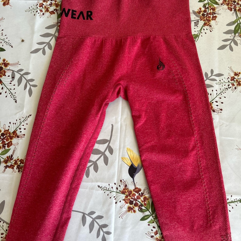 RYDERWAER - SEAMLESS STAPLES LEGGINGS Small size